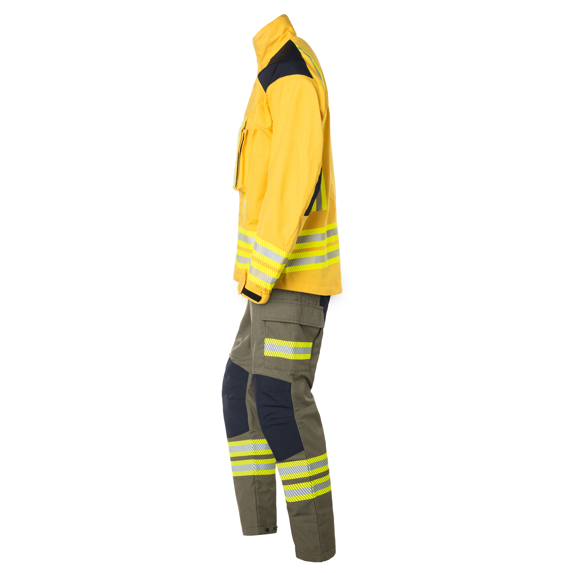 TRAJE 02